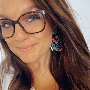 Meet your Posher, Cb